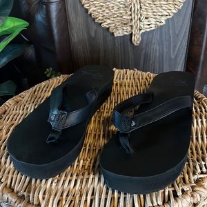 Roxy sandals, size 10 women, black